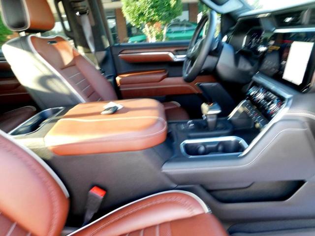 Photo of 2024 White Frost Tri-Coat GMC Sierra 1500