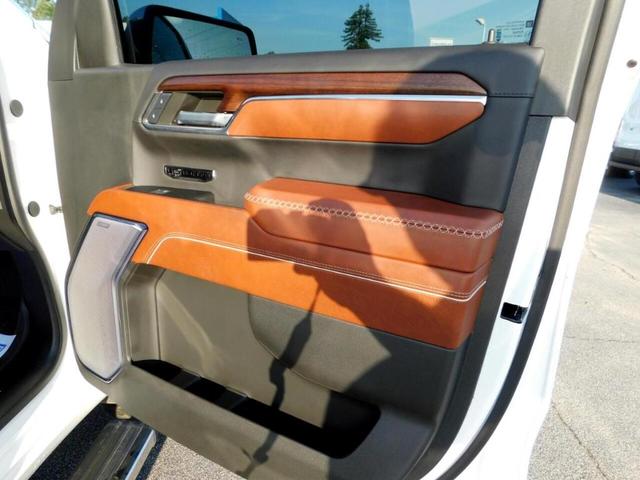 Photo of 2024 White Frost Tri-Coat GMC Sierra 1500