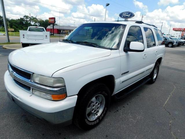 Photo of 2002 White Chevrolet Tahoe