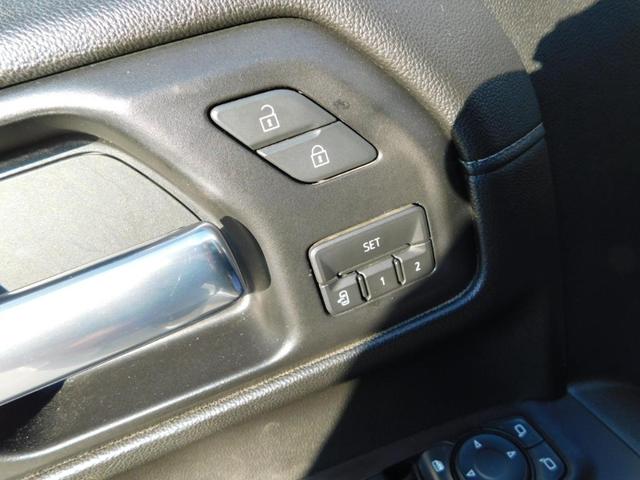 Photo of 2020 White GMC Sierra 1500