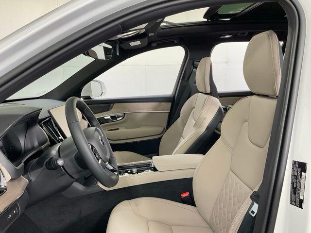Photo of 2025 Crystal White Pearl Volvo XC90 Plug-In Hybrid