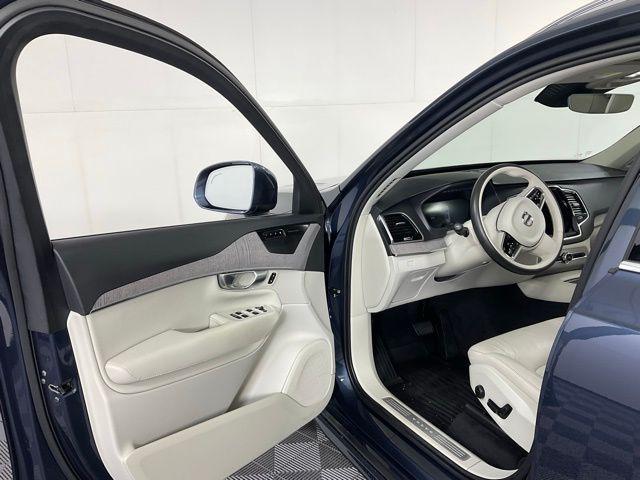 Photo of 2024 Denim Blue Metallic Volvo XC90