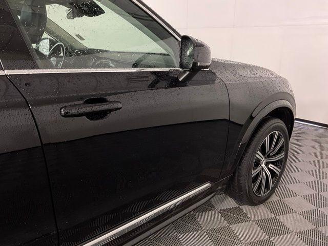 Photo of 2024 Onyx Black Metallic Volvo XC90