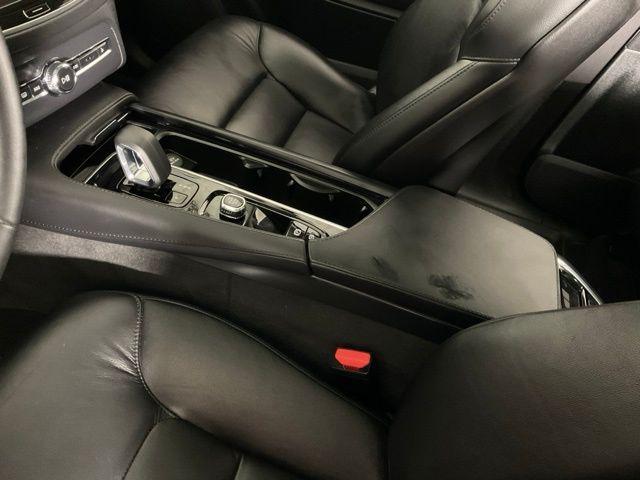 Photo of 2024 Onyx Black Metallic Volvo XC90
