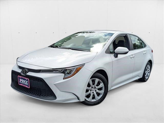 Photo of 2022 White Toyota Corolla