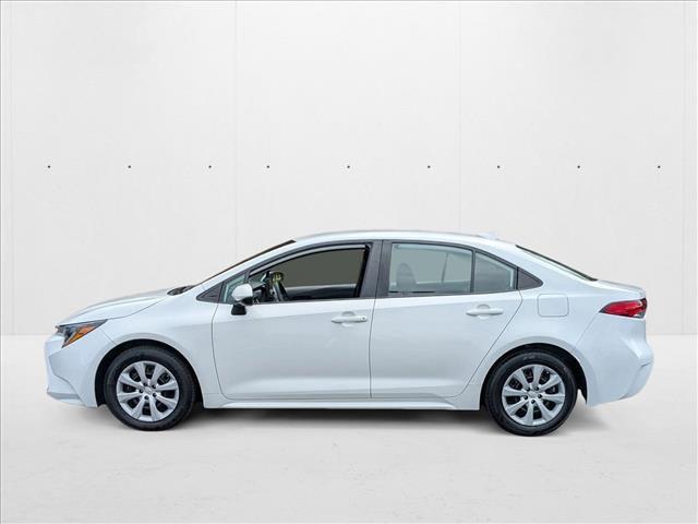 Photo of 2022 White Toyota Corolla