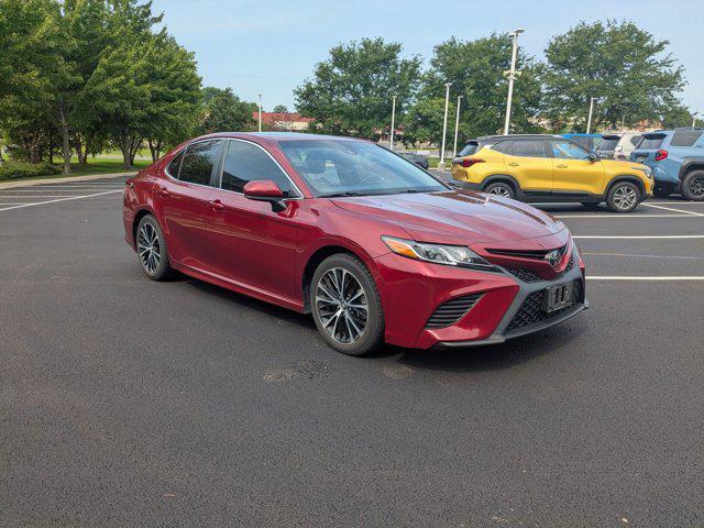 Photo of 2018 Ruby Flare Pearl Toyota Camry