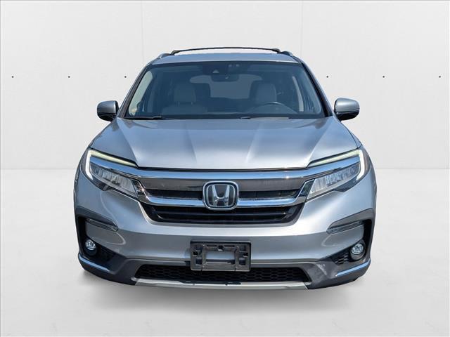 Photo of 2019 Lunar Silver Metallic Honda Pilot