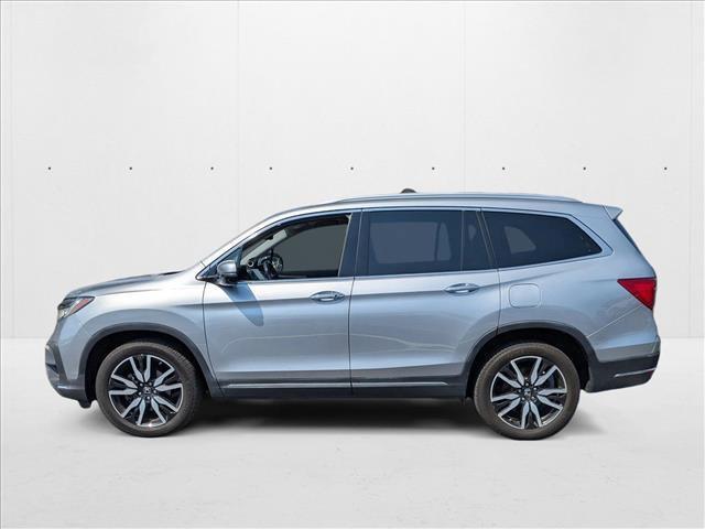 Photo of 2019 Lunar Silver Metallic Honda Pilot