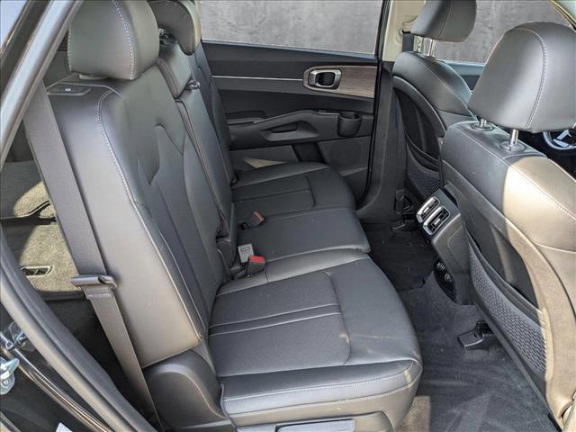 Photo of 2022 Ebony Black Kia Sorento