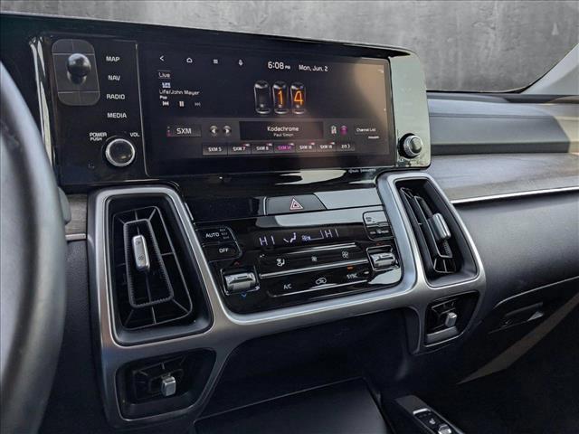 Photo of 2022 Ebony Black Kia Sorento