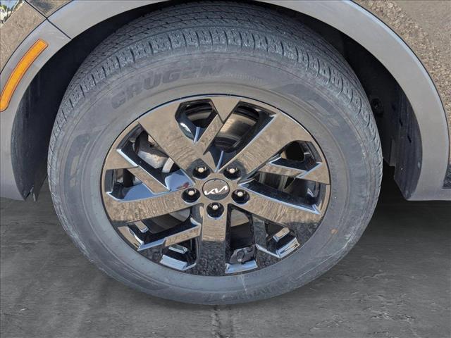 Photo of 2022 Ebony Black Kia Sorento