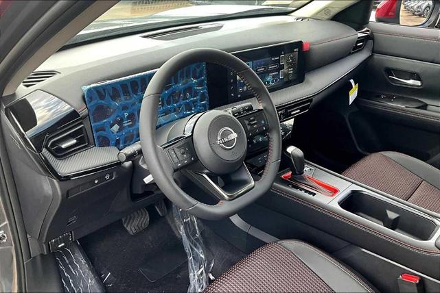 Photo of 2025 2t Gun Red Roof Nissan Kicks