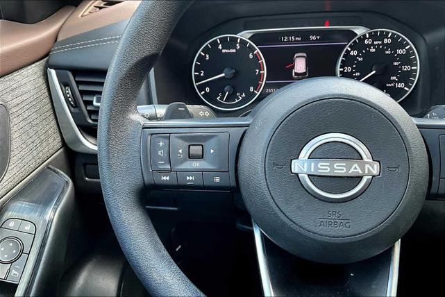 Photo of 2023 Glacier White Nissan Rogue