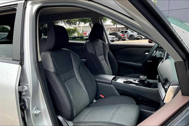 Photo of 2022 Brilliant Silver Metallic Nissan Rogue