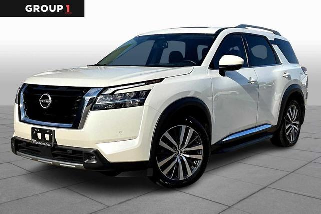 Photo of 2022 White Nissan Pathfinder
