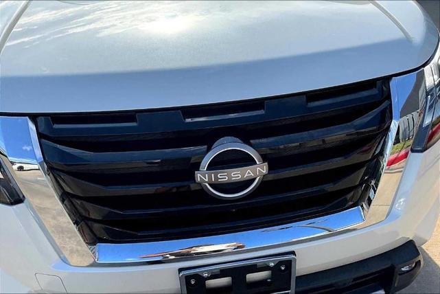 Photo of 2022 White Nissan Pathfinder