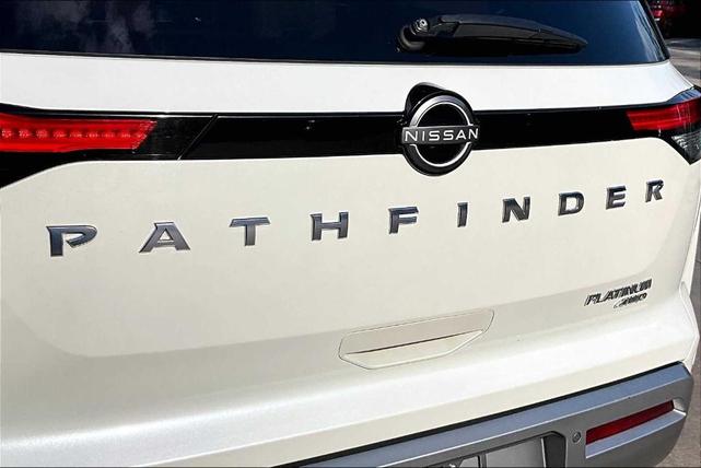 Photo of 2022 White Nissan Pathfinder
