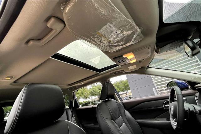Photo of 2021 Caspian Blue Nissan Rogue