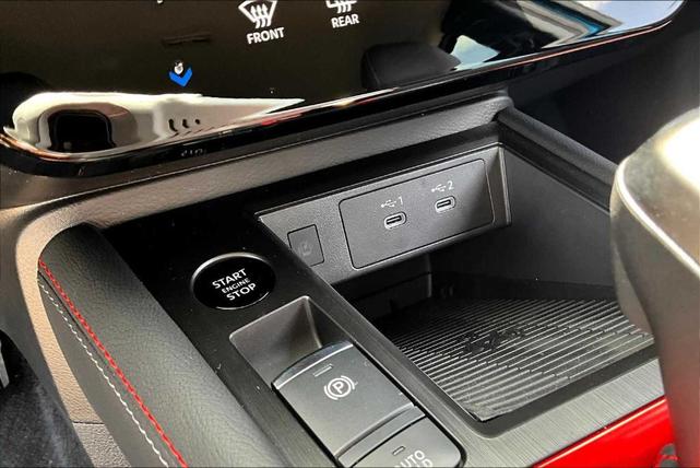 Photo of 2025 2t Ice Blk Roof Nissan Kicks