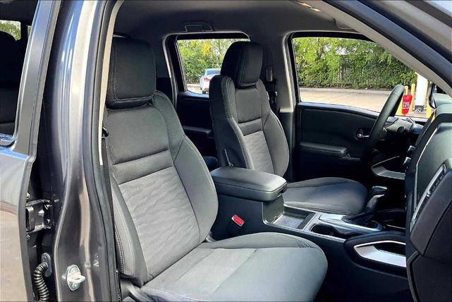 Photo of 2024 Gun Metallic Nissan Frontier