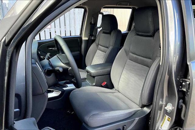 Photo of 2024 Gun Metallic Nissan Frontier
