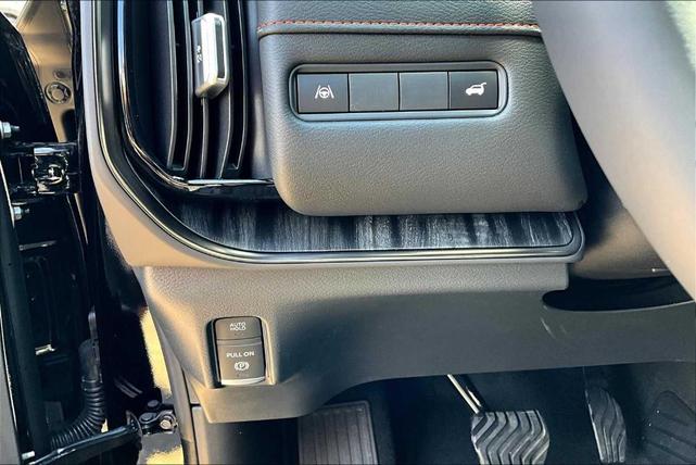 Photo of 2025 Black Nissan Armada