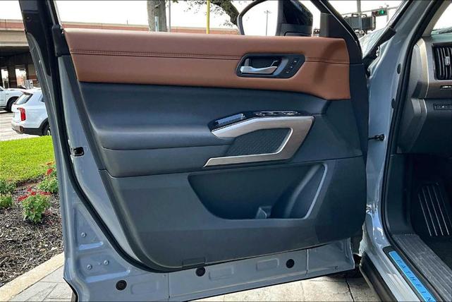 Photo of 2025 Boulder Gray Metallic Nissan Pathfinder