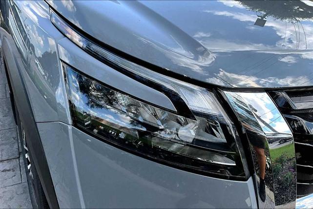 Photo of 2025 Boulder Gray Metallic Nissan Pathfinder