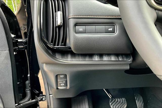 Photo of 2025 Black Nissan Armada