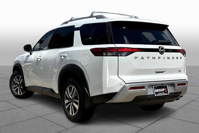 Photo of 2025 Everest White P Nissan Pathfinder