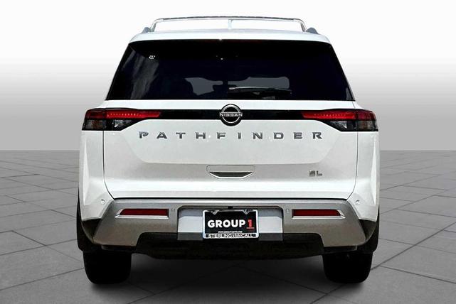Photo of 2025 Everest White P Nissan Pathfinder