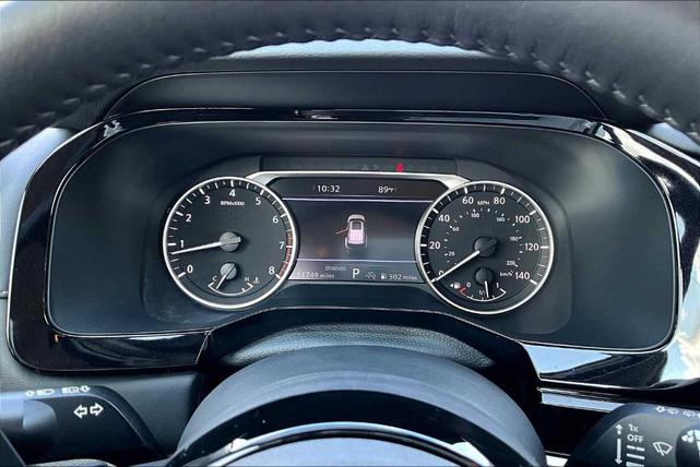 Photo of 2023 White Nissan Pathfinder
