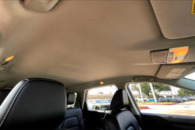 Photo of 2023 White Nissan Pathfinder