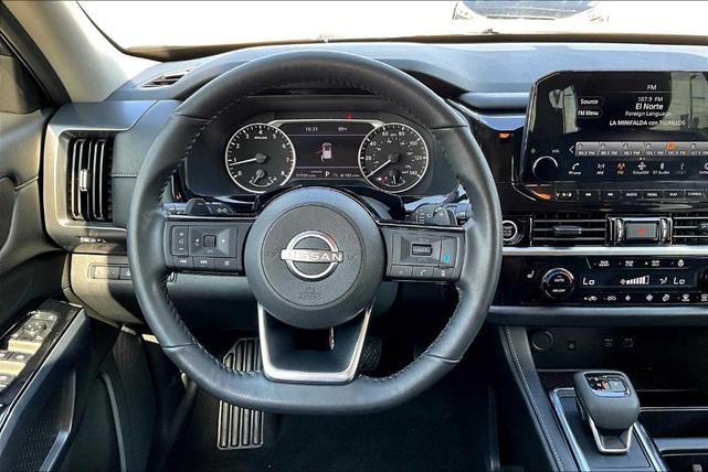 Photo of 2023 White Nissan Pathfinder