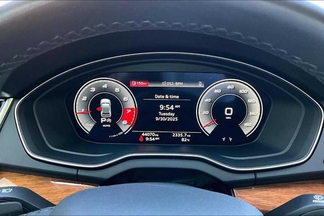 Photo of 2021 Manhattan Gray Metallic Audi Q5