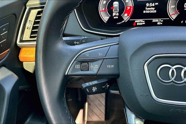 Photo of 2021 Manhattan Gray Metallic Audi Q5
