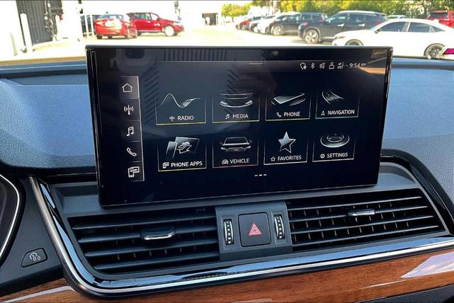 Photo of 2021 Manhattan Gray Metallic Audi Q5