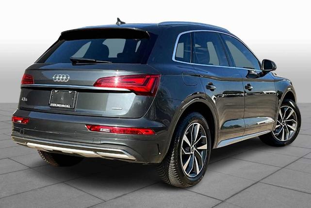 Photo of 2021 Manhattan Gray Metallic Audi Q5