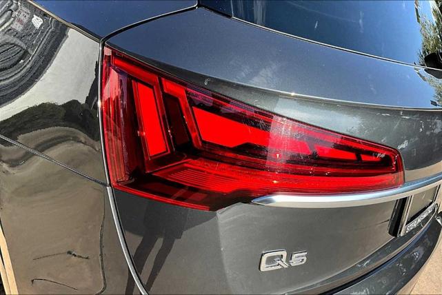 Photo of 2021 Manhattan Gray Metallic Audi Q5