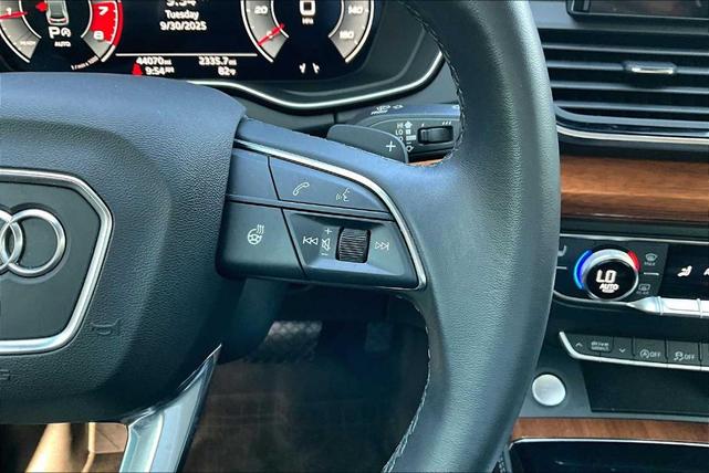 Photo of 2021 Manhattan Gray Metallic Audi Q5