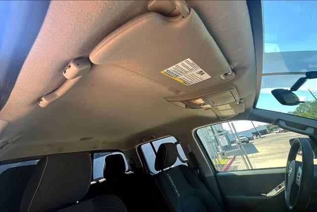 Photo of 2017 Brilliant Silver Nissan Frontier