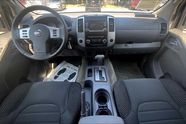 Photo of 2017 Brilliant Silver Nissan Frontier