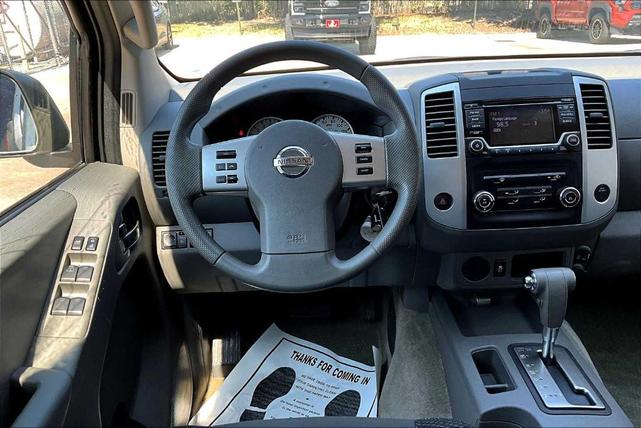 Photo of 2017 Brilliant Silver Nissan Frontier