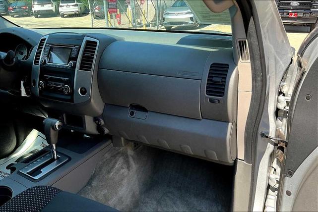 Photo of 2017 Brilliant Silver Nissan Frontier