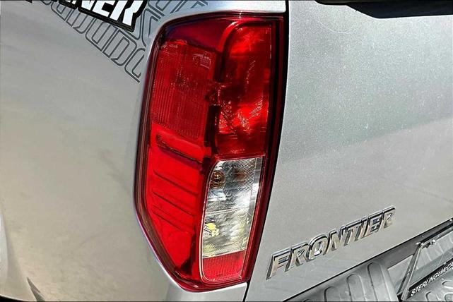 Photo of 2017 Brilliant Silver Nissan Frontier