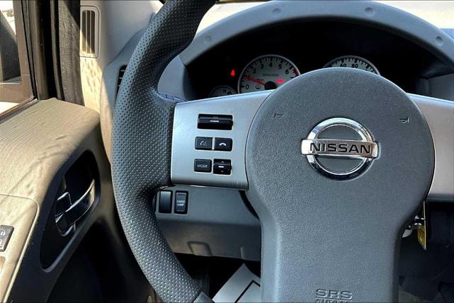 Photo of 2017 Brilliant Silver Nissan Frontier