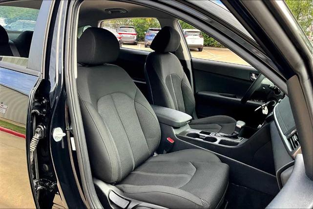 Photo of 2017 Ebony Black Kia Optima
