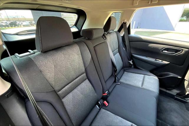 Photo of 2024 Deep Ocean Blue Nissan Rogue