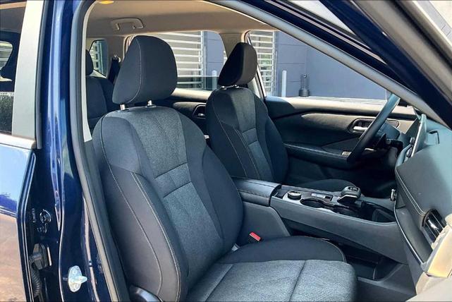 Photo of 2024 Deep Ocean Blue Nissan Rogue